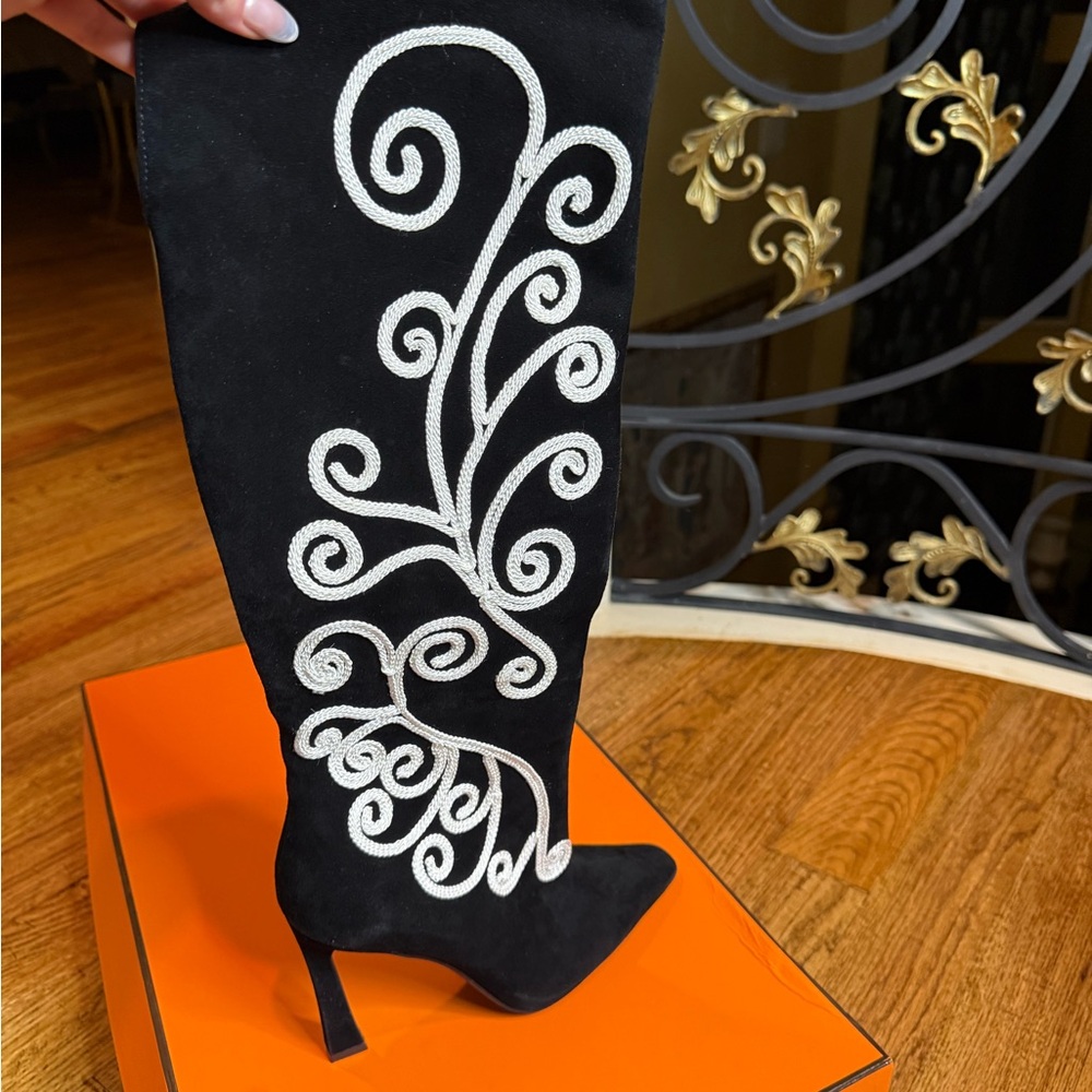 Gianna Bini Black Suede Boots